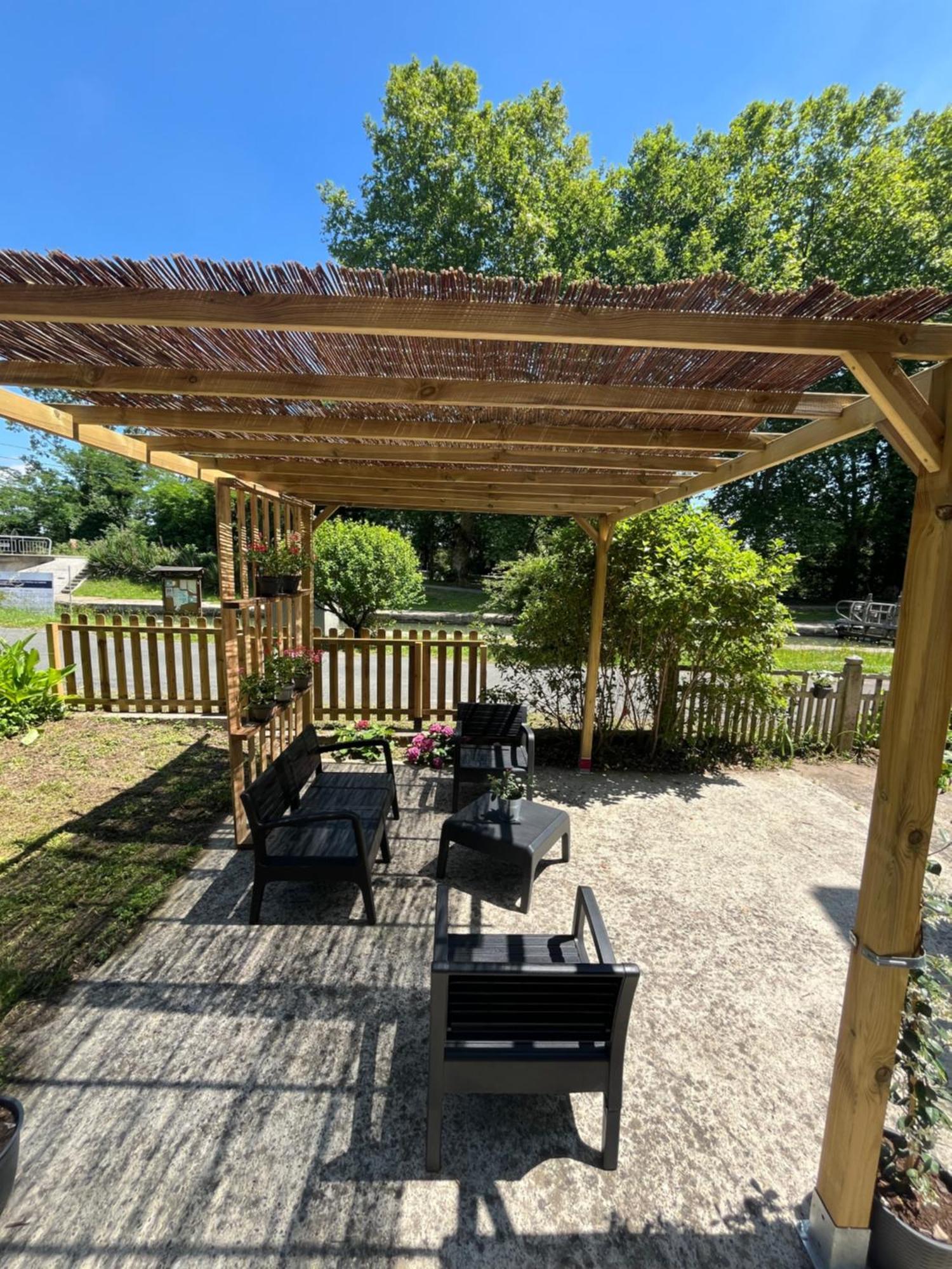 Gite Le Coup De Pompe Ecluse 47 Meilhan-sur-Garonne 外观 照片