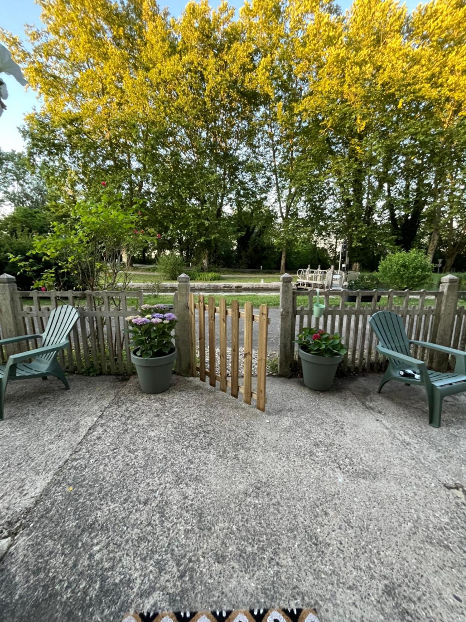 Gite Le Coup De Pompe Ecluse 47 Meilhan-sur-Garonne 外观 照片